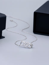 Lunara – Infinity Love Necklace